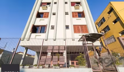 Cobertura, 2 quartos, 1 suite, dependência de empregada, 1 vaga de garagem, bair