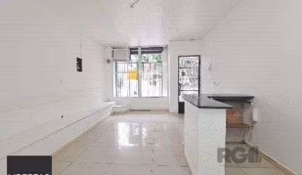Loja Comercial na Rua Duque de Caxias - Centro Histórico, com 130,00m² privativo