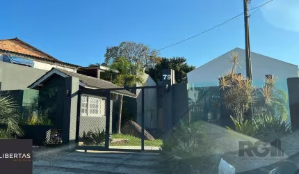 casa 3 dormitórios  1 suíte, 2 vagas, condomínio com piscina 240,22m² privativos