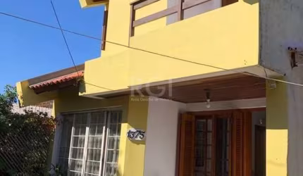 Casa para Venda - 178.5m², 3 dormitórios, sendo 2 suites, 2 vagas - Tristeza