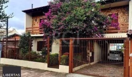 Casa de 388m² com  3 quartos.