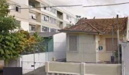 Casa para Venda - 80m², 3 dormitórios, 6 vagas - Medianeira