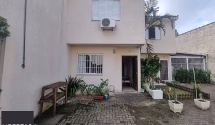 Casa com 2 dormitórios a venda Ipanema - Porto Alegre/RS