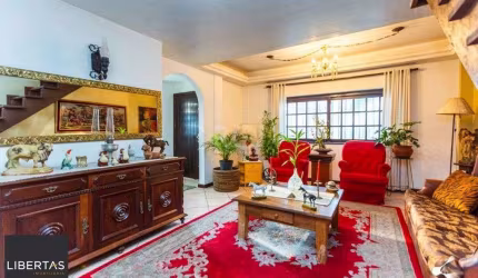 Casa para Venda - 231.27m², 3 dormitórios, sendo 1 suites, 3 vagas - Cristal