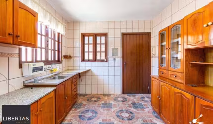 Casa para Venda - 200m², 3 dormitórios, sendo 1 suites, 2 vagas - Jardim Sabará
