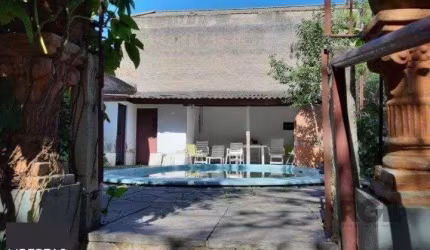 Casa para Venda - 371.69m², 3 dormitórios, sendo 1 suites, 2 vagas - Floresta