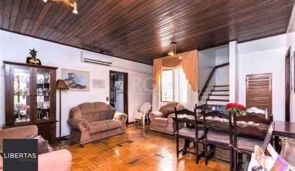 Casa para Venda - 326m², 4 dormitórios, sendo 1 suites, 2 vagas - Jardim Sabará