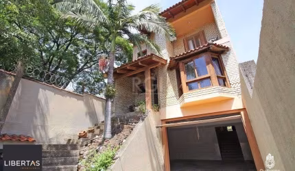 Casa para Venda - 354.24m², 3 dormitórios, sendo 1 suites, 3 vagas - Bom Jesus