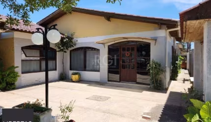 Casa para Venda - 150m², 2 dormitórios, 4 vagas - Ponta Grossa