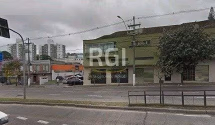 Loja para Venda - 76m², 0 dormitórios, Teresópolis