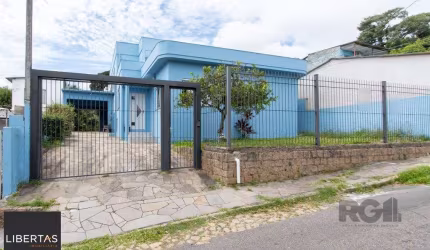 Casa, 5 dormitórios, sendo 1 suíte, 312m² privativos, 8 vagas - Bairro Vila Nova