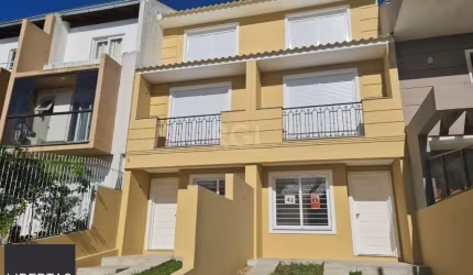 Casa para Venda - 133m², 3 dormitórios, sendo 3 suites, 1 vaga - Guarujá