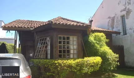 Casa para Venda - 250m², 3 dormitórios, 4 vagas - Serraria