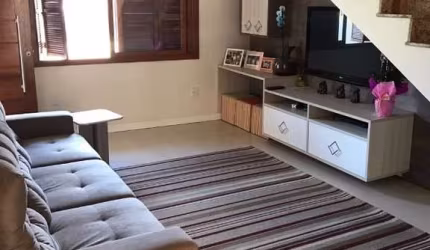 Casa para Venda - 160m², 3 dormitórios, sendo 1 suites, 3 vagas - Tristeza