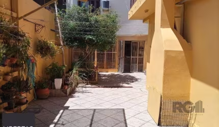Casa 4 dormitórios no bairro Vila Ipiranga