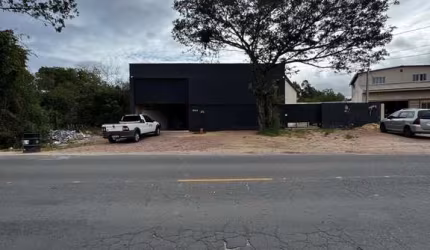 Casa comercial 2 dormitórios à venda Belém Novo Porto Alegre/RS