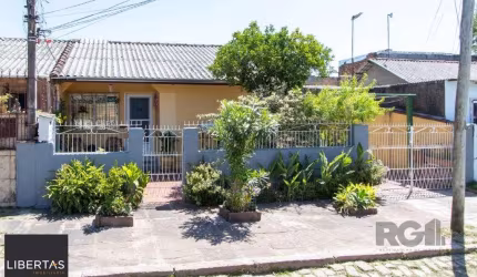 Casa no bairro Restinga - Excelente Ponto Comercial