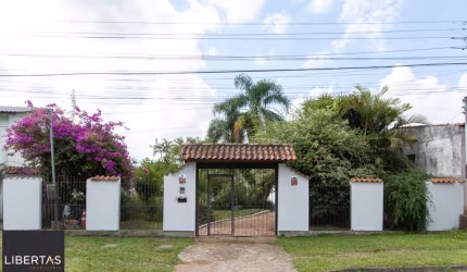 Casa em Vila Nova, Porto Alegre! Com 160m² de área privativa e um total de 899m²