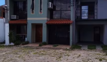 Casa 3 dormitorios, 1 suite vaga coberta em 180m2 de área construída na Cavalhad