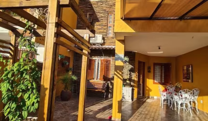 SOBRADO 4 DORMITORIOS, HIPICA