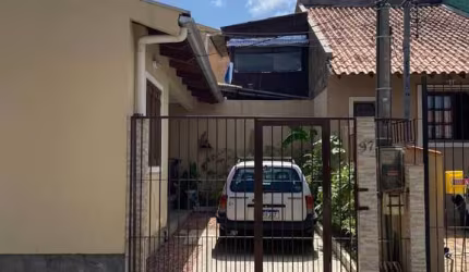 Casa no bairro Hípica - 2 dormitórios