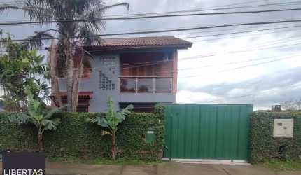Casa no bairro Hipica - 3 dormitórios