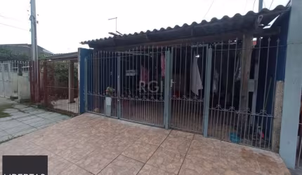 Casa no bairro Hípica - 3 dormitórios