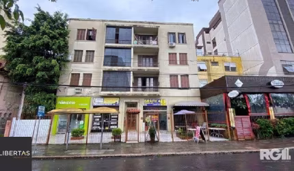 AMPLO APARTAMENTO DE FRENTE COM SACADA 3 DORMITÓRIOS