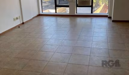 Sala Comercial, 42m², 1 vaga no bairro Bom Fim