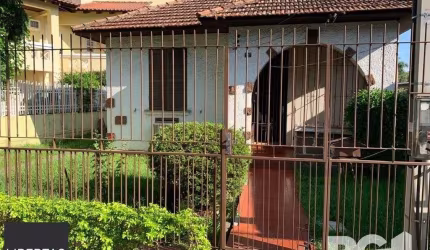 Casa 3 dormitórios à venda Passo da Areia Porto Alegre/RS