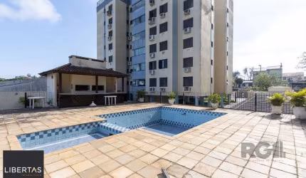 Apartamento amplo no bairro Tristeza de 3 dormitórios e 2 vagas