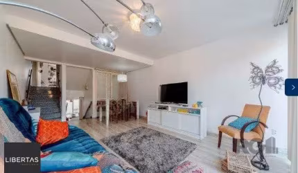 Casa em Condominio Fechado com 03 dormitórios no Bairro Camaquã