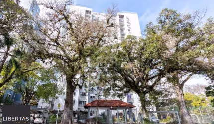 Apartamento 3 quartos, reformado, infraestrutura - Bairro Cristal