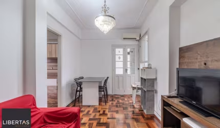 Apartamento 2 dormitórios no Centro Histórico
