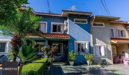 Casa sobrado em condomínio fechado na Vila Nova de 3 dormitórios e 2 vagas