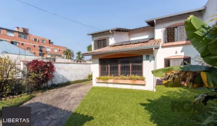 Casa para Venda - 72.6m², 4 dormitórios, sendo 1 suites, 6 vagas - Camaquã