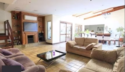 Casa para Venda - 395m², 3 dormitórios, sendo 3 suites, 2 vagas - Santana