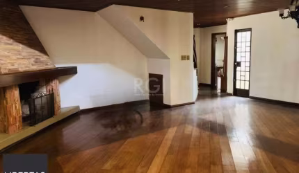 Encantadora residência com 03 dormitórios sendo 01 suíte e piscina.
