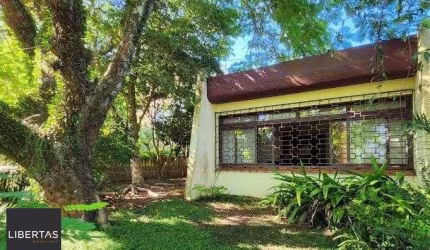 casa à venda no bairro Menino Deus em Porto Alegre. Com 160m² de área privativa