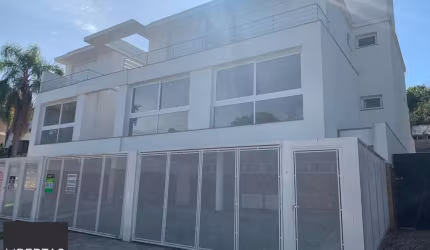 Casa para Venda - 211m²,   3 suites, 2 vagas - Jardim Isabel