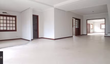 Casa para Venda - 378m², 4 dormitórios, sendo 3 suites, 7 vagas - Guarujá