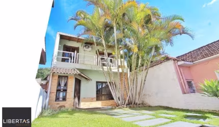 Casa para Venda - 260m², 5 dormitórios, sendo 2 suites, 4 vagas - Teresópolis