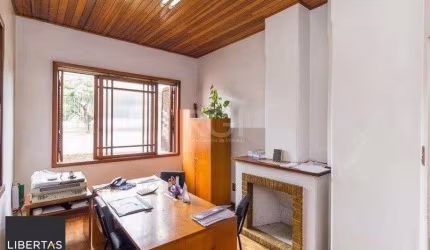 Predio para Venda - 120m², 3 dormitórios, 3 vagas - Partenon