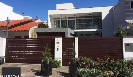 Casa para Venda - 260m², 3 dormitórios, sendo 2 suites, 4 vagas - Hípica