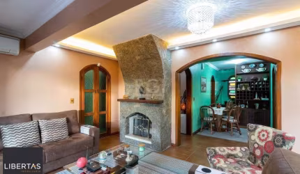 Casa para Venda - 232.5m², 3 dormitórios, sendo 1 suites, 4 vagas - Nonoai