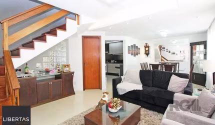 Vende-se casa duplex 3 dormitórios com 2 vagas próximo ao Clínicas - Santana