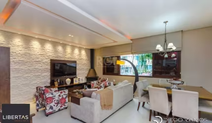 Casa para Venda - 216m², 4 dormitórios, sendo 1 suites, 4 vagas - Menino Deus