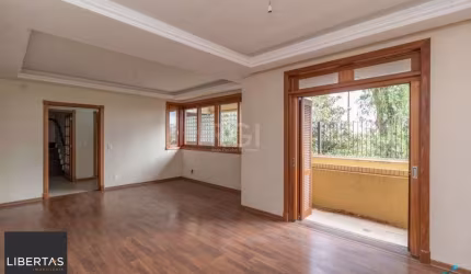 Casa  para comprar com 4 dormitórios , 37313 m² por R$ 990.000,00 - Menino Deus