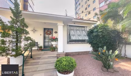 Casa 3 dormitórios à venda Petrópolis Porto Alegre/RS