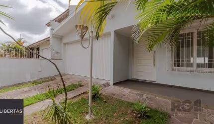Casa 03 quartos, 02 vagas,próxima à Assis Brasil e Sertório.